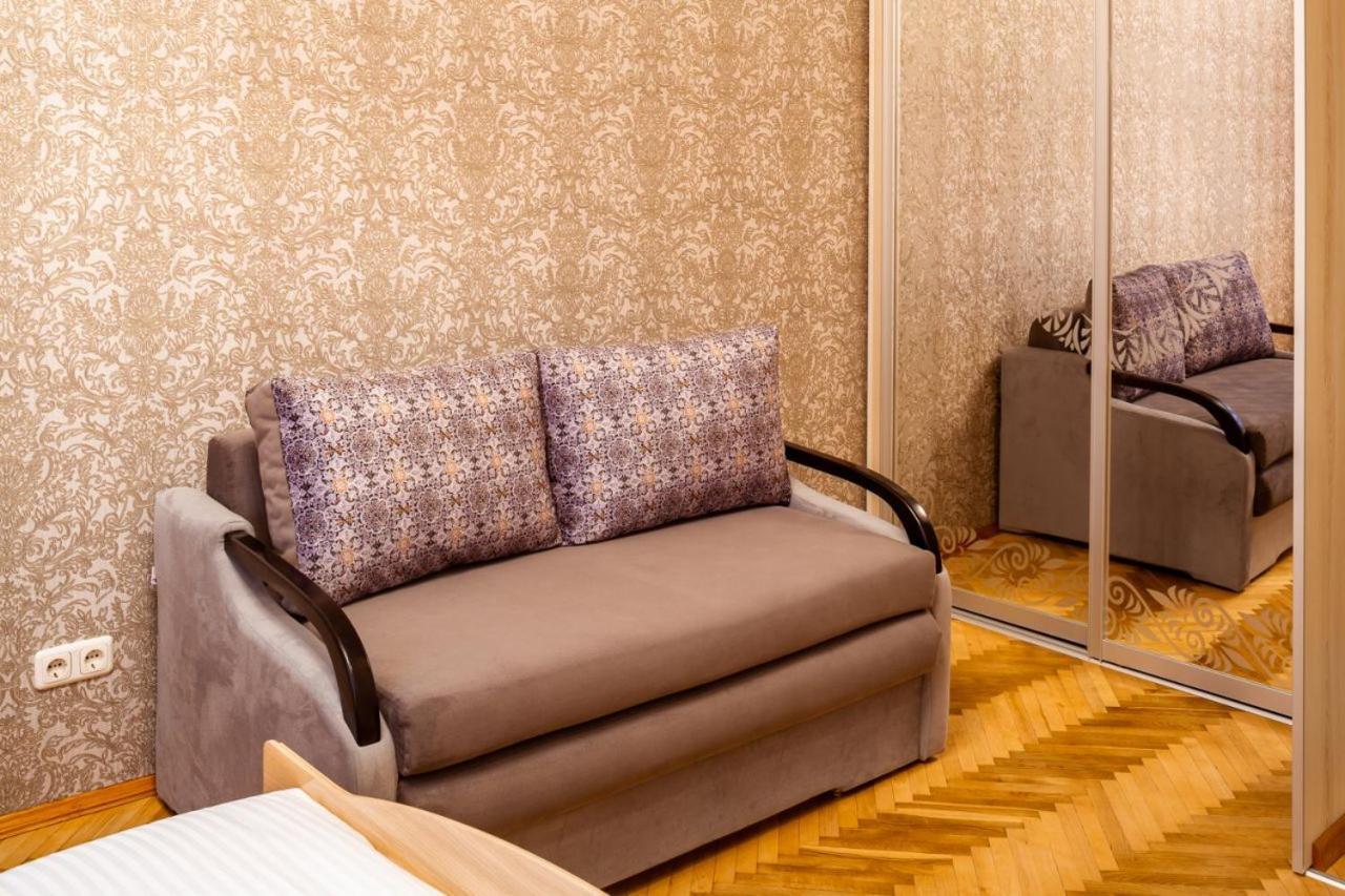 Alfa Apartments Svobody 31 Lviv Bagian luar foto