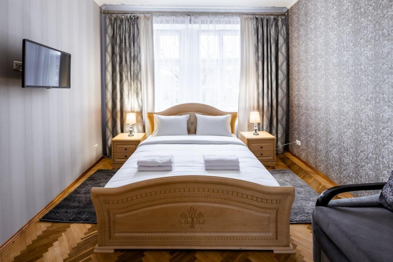 Alfa Apartments Svobody 31 Lviv Bagian luar foto