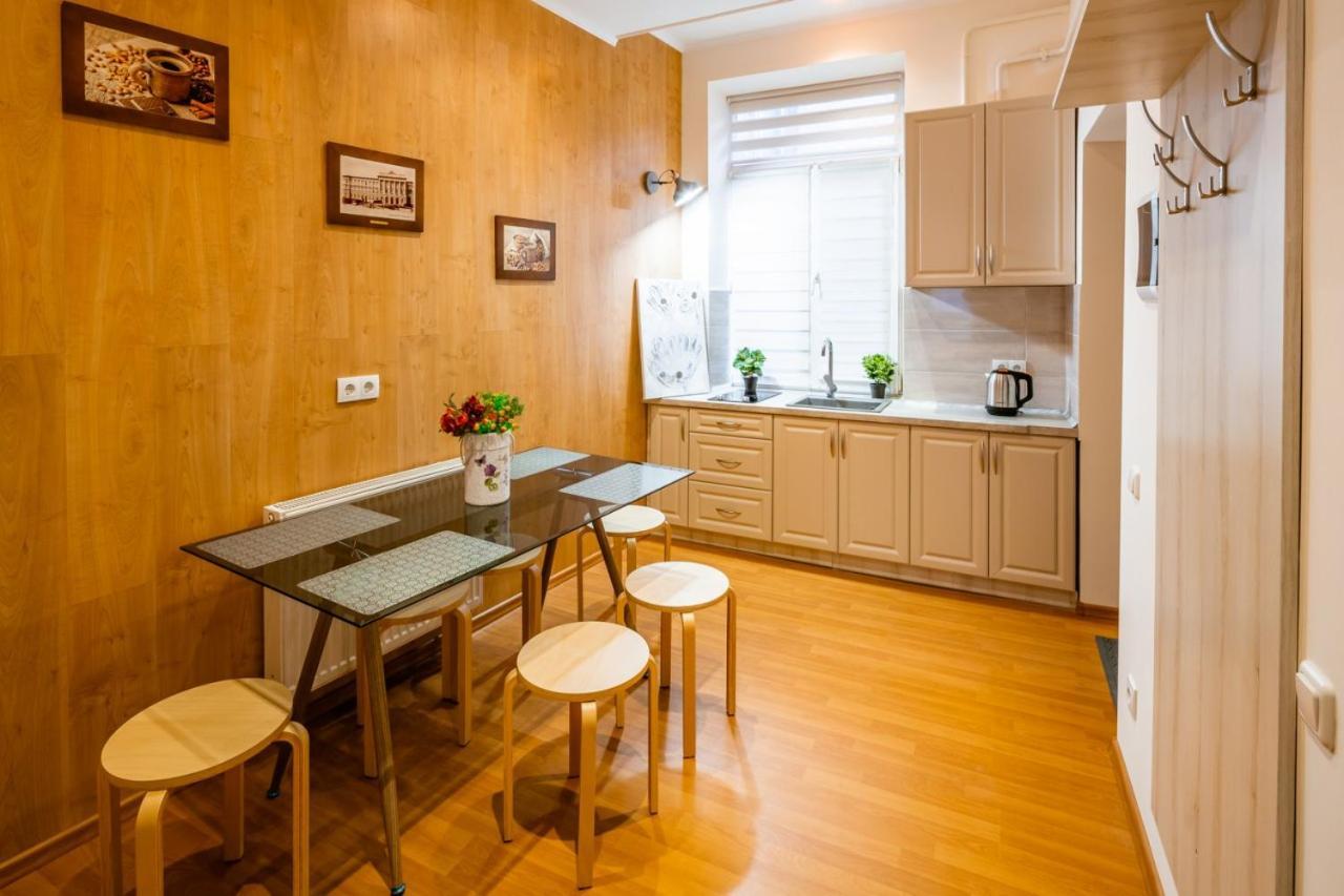 Alfa Apartments Svobody 31 Lviv Bagian luar foto